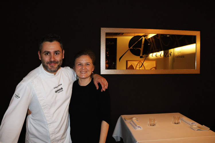 Enrique Medina e Yvonne Arcidiacono en el restaurante Apicius de Valencia. Foto: © María Veiga
