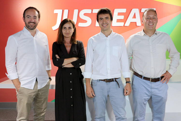 De izquierda a derecha Ramón Argelaguet, Luz Benítez, Patrik Bergareche y Antonio Gómez.