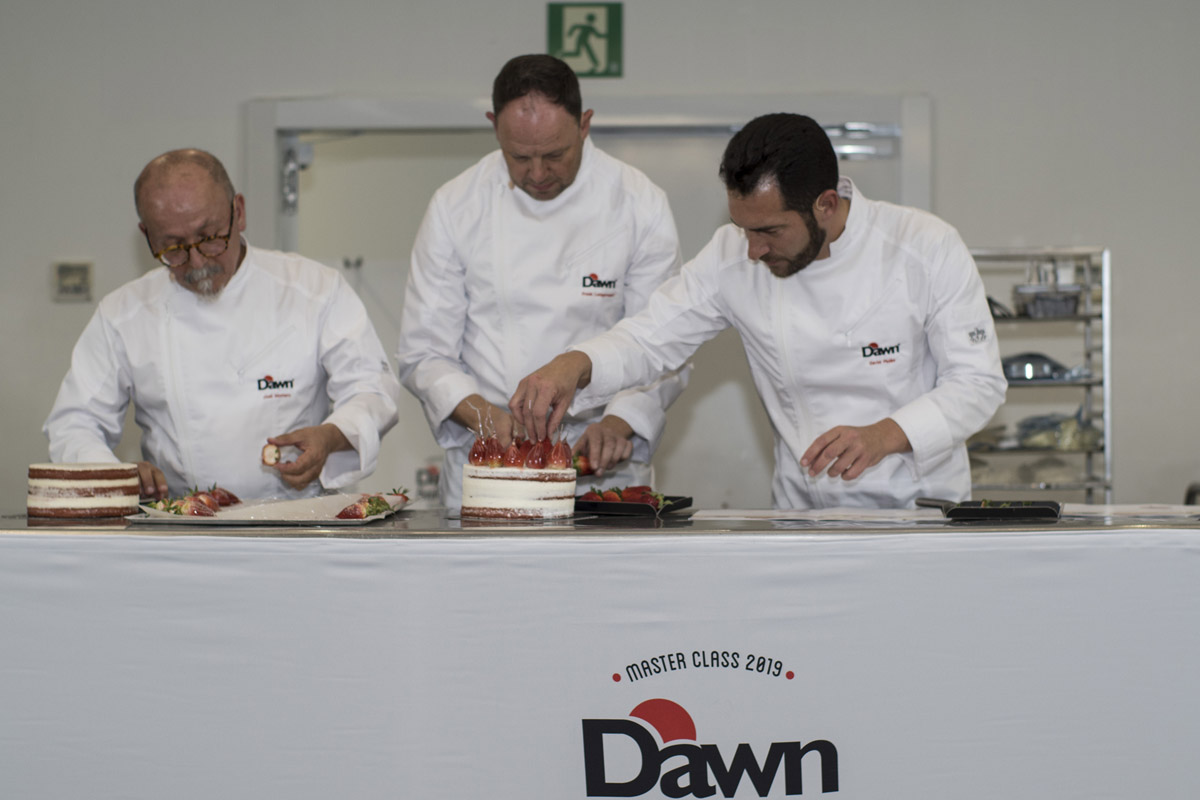 El maestro pastelero David Pallàs imparte una mastercalss para Dawn Foods.