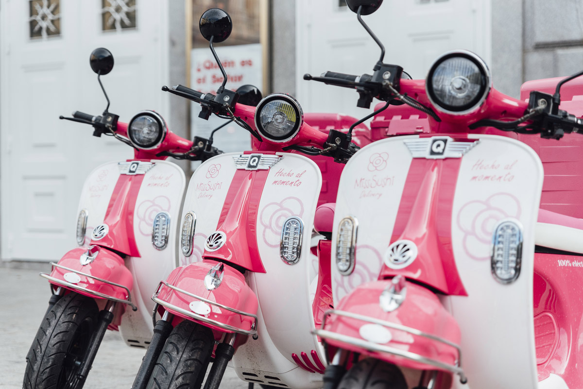 Miss Sushi ha renovado su flota de reparto a domicilio con motos eléctricas.