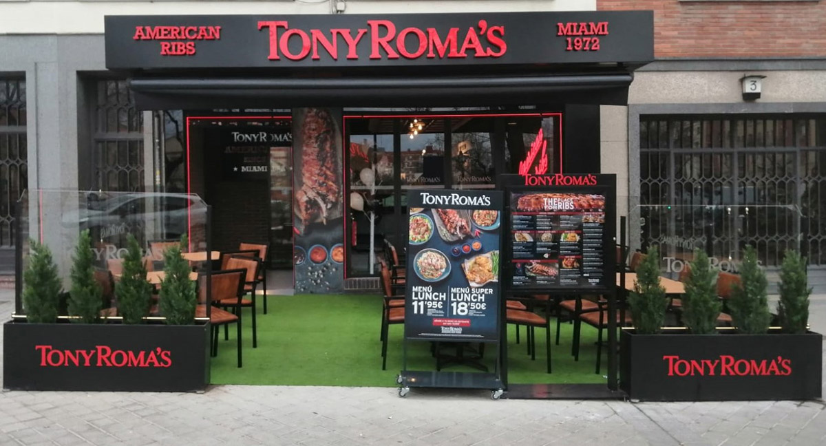 Restaurante de Tony Roma's en la Plaza de la República del Ecuador en Madrid.