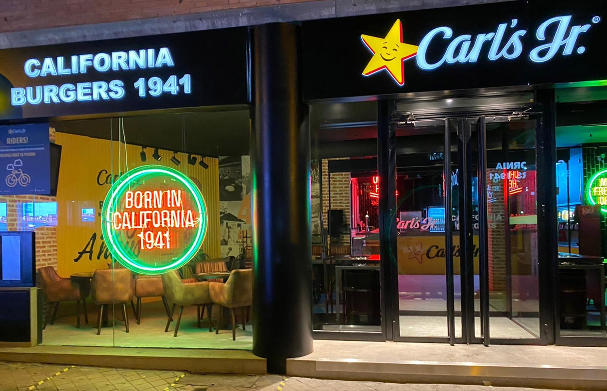 Nuevo restaurante de Carl's Jr. junto al Estadio Santiago Bernabéu.