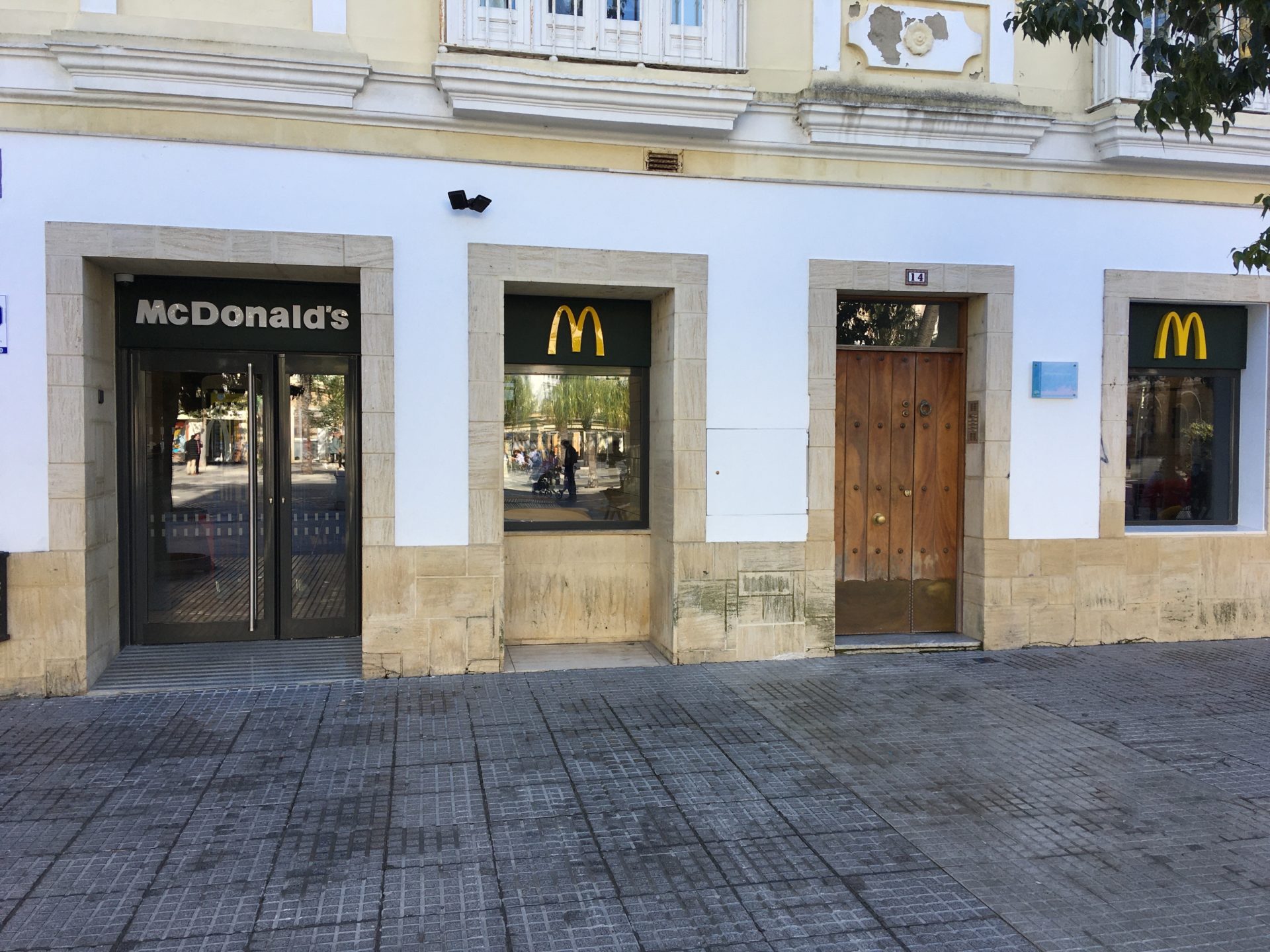 McDonald's de la Plaza San Juan de Dios en Cádiz.