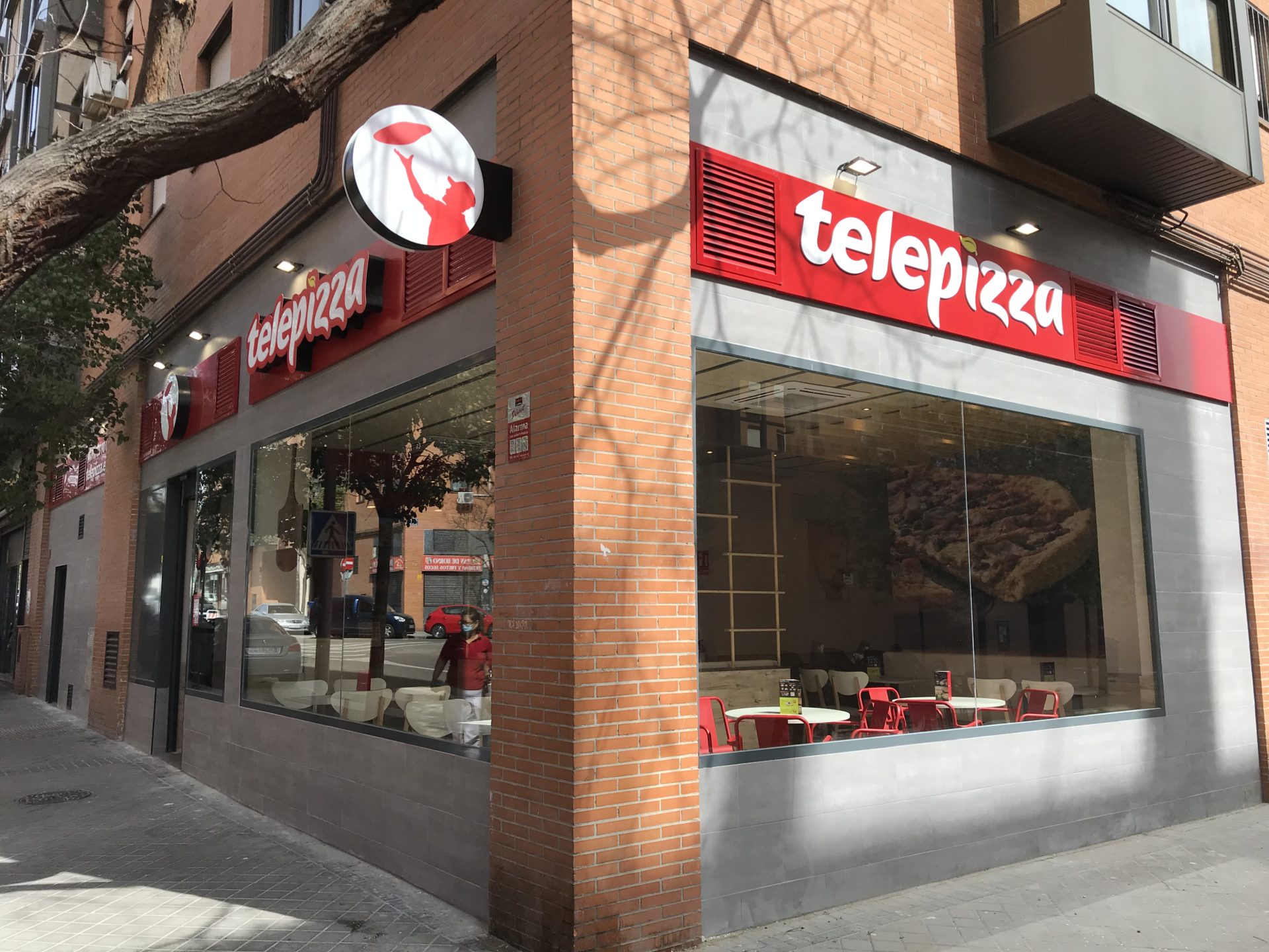 Telepizza ha abierto un nuevo restaurante en el barrio de Ciudad de los Ángeles del distrito madrileño de Villaverde.