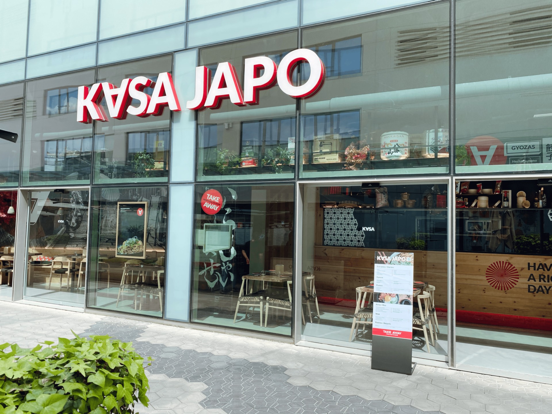 Kasa Japo cuenta con una amplia carta que reúne los mejores ingredientes de Japón.