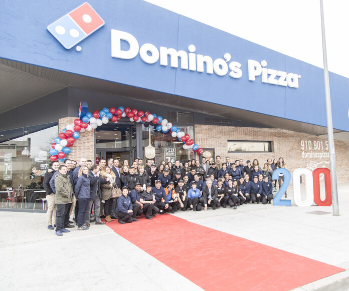 Apertura de un restaurante de Domino's Pizza.