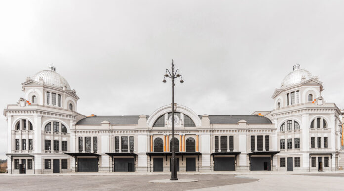 Fachada de la antigua Estación del Norte en Madrid.