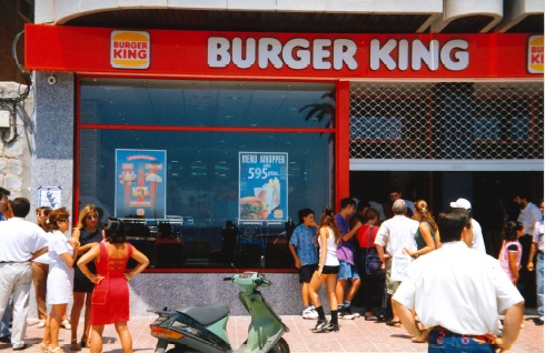Imagen del primer local de Burger King en España y Europa en 1975.
