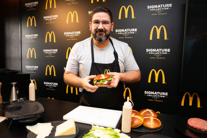 Dani García presenta su hamburguesa BIBO para la marca Signature Collection de McDonald's.|