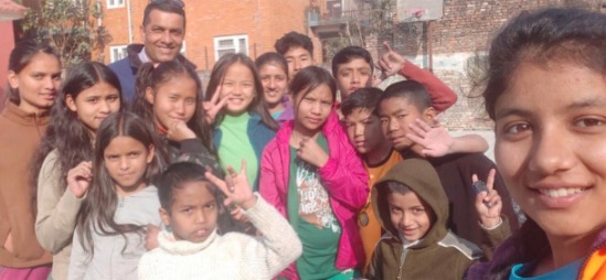 Niños del proyecto MyHome de Grupo La Mafia en Nepal.
