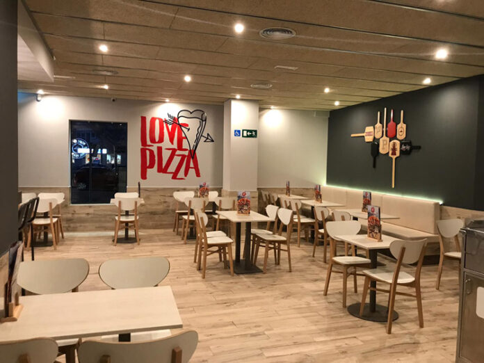 Pizza Hut se estrena en Guadalajara con un local de más de 130 metros cuadrados.