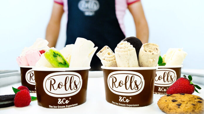 Rolls & Co es una firma de heladerías que preparan sus productos a la vista del cliente al modo tailandés.|